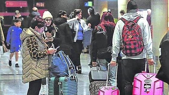 Un avión aterriza en Loiu con 111 pasajeros y ninguna maleta