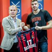 El Baskonia, abierto a cerrar la plantilla con Hugo Besson: «No descartamos nada»