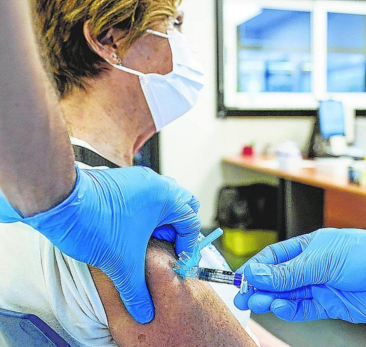 Flu and COVID vaccination campaigns to start later this month