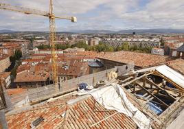 Obras de restauración de las cubiertas de la nave central de la catedral Santa María.