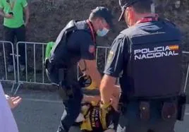 La 'rajada' de un auxiliar contra la Policía durante esta Vuelta