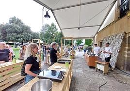 El cocinero Julen Bas en uno de las experiencias Showcooking.