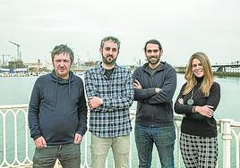 Alain Ulazia, Mario del Río, Oscar García y Ariana Martín en las instalaciones del vivero de empresas de la UPV en Santurtzi.