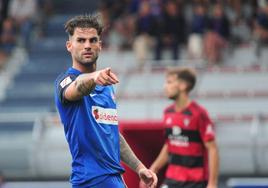 Eneko Jauregi, durante el choque de este domingo contra el Mirandés.