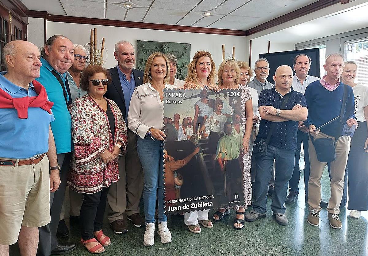 El sello se presentó este lunes en el Ayuntamiento con gran presencia de la Agrupación Filatélica de Barakaldo, la impulsora de este homenaje.