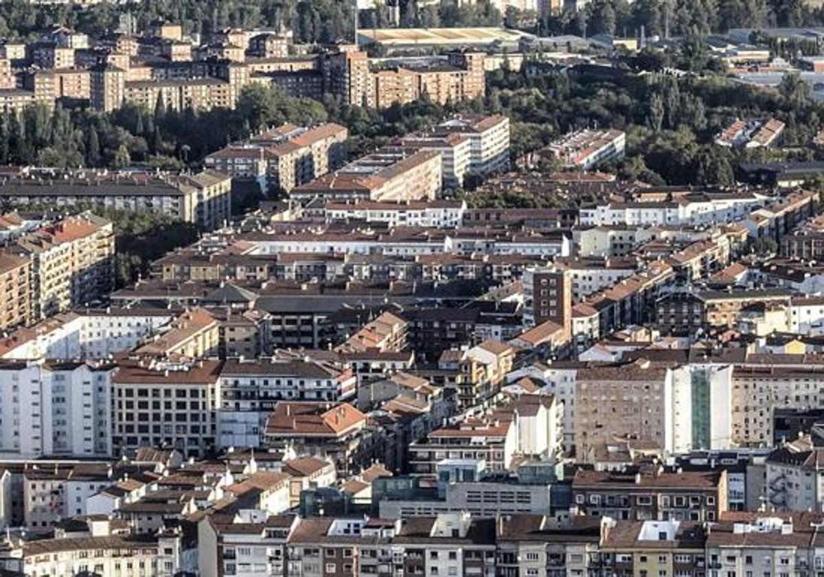 El Ayuntamiento de Vitoria quiere subir el impuesto de basuras un 10% y congelar las plusvalías