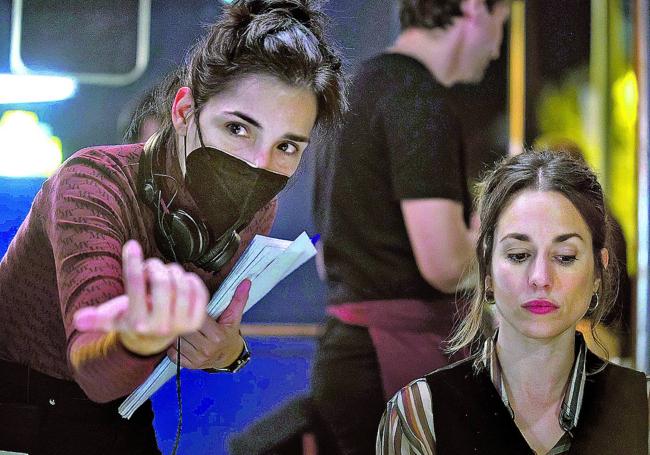 Alauda Ruiz de Azua y Silvia Alonso en el rodaje de 'Eres tú'.