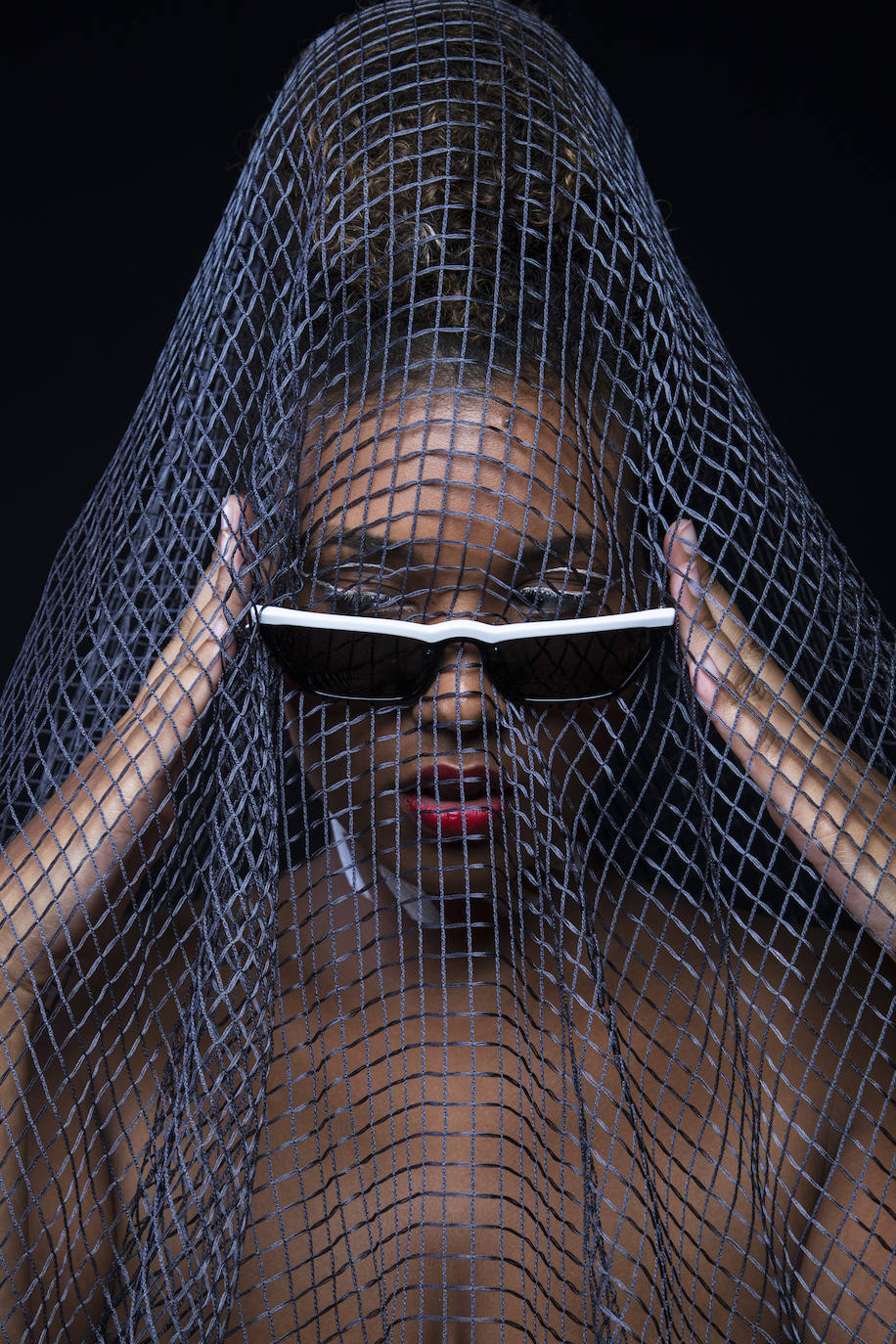 La fotógrafa de moda de Zurbaranbarri que &#039;caza&#039; a las influencers con más estilo en las pasarelas internacionales