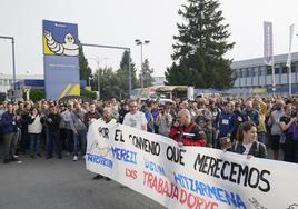 Protesta de los trabajadores de Michelin Vitoria durante una de las jornadas de huelga de junio.