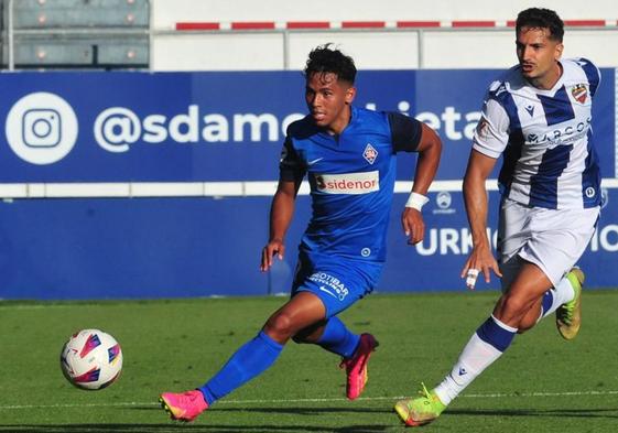 Luis Quintero, durante el choque en Lezama ante el Levante.