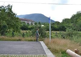 La charca se va a construir junto al tramo del arroyo que va a quedar al descubierto.