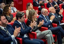 Juan Antonio Sánchez Corchero, los diputados Jon Nogales y Saray Zárate, Ramiro González y Gregorio Rojo.