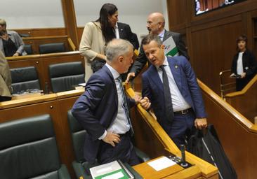 La oposición exige explicaciones por el «escándalo» de las adjudicaciones del transporte escolar