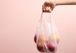 Las bolsas compostables son más tóxicas que las de plástico convencional, según un estudio