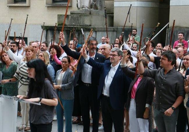 Acto de los alcaldes de PNV y Bildu en defensa del euskera del pasado 13 de julio.