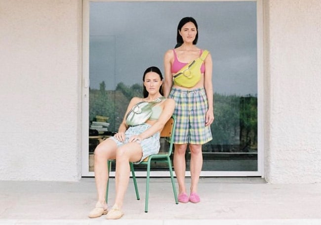 De bolsos al calzado más &#039;cool&#039;: así es esta marca creada por tres amigas vascas