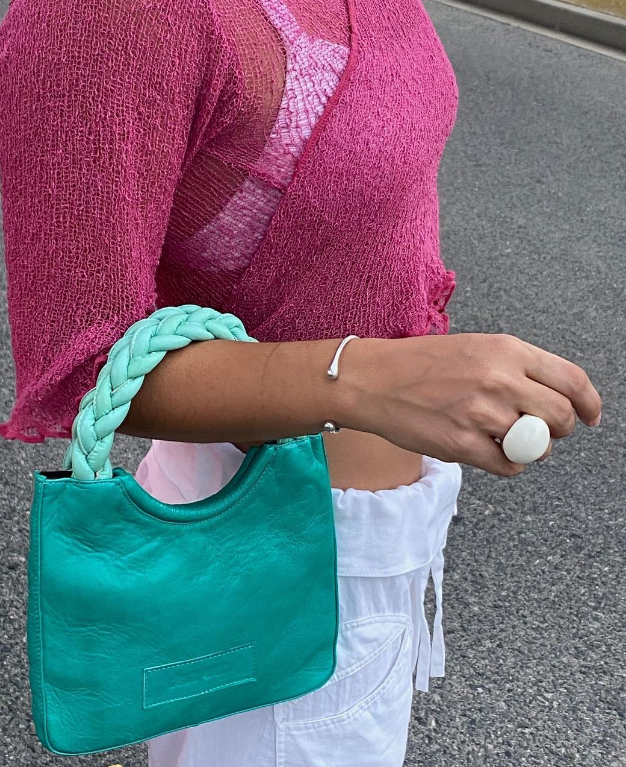 De bolsos al calzado más &#039;cool&#039;: así es esta marca creada por tres amigas vascas