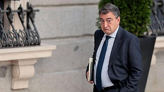 Esteban a Feijóo: «Hay un abismo muy profundo entre nosotros»