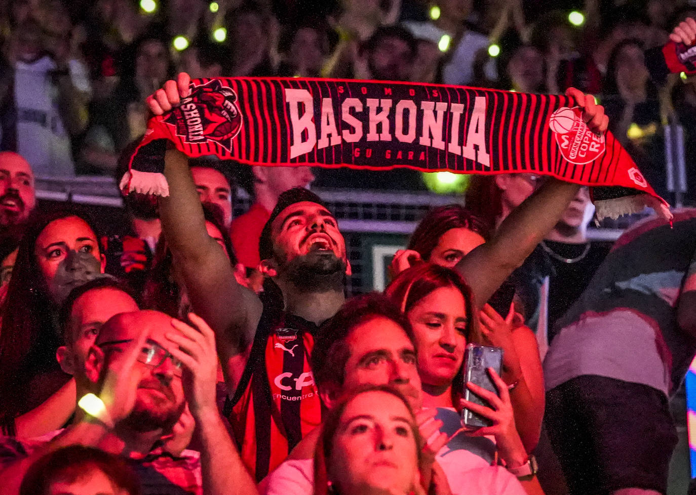 El ambiente del Baskonia-Bilbao Basket. Mucho más que un derbi baloncestístico