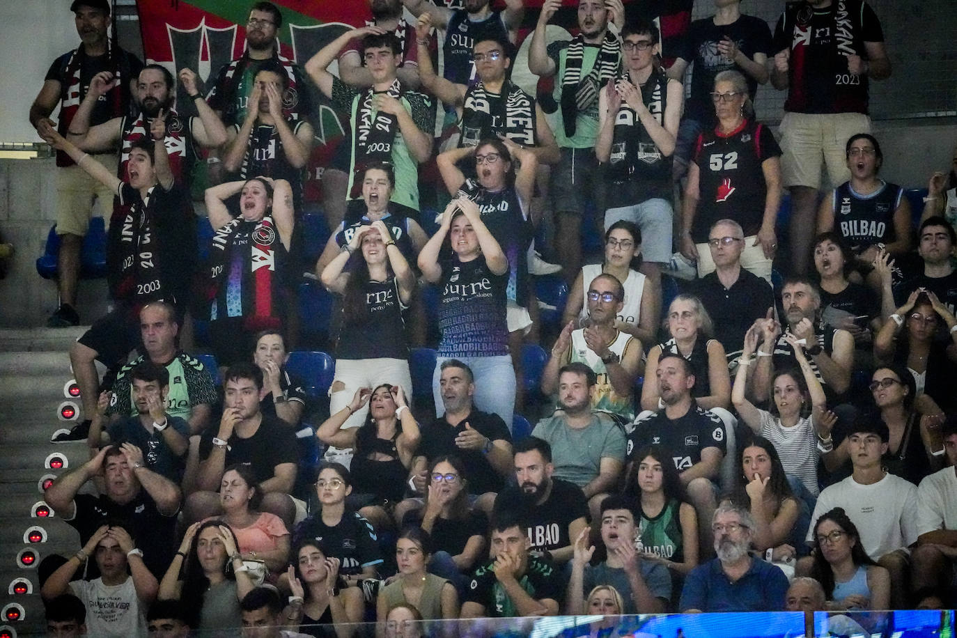 El ambiente del Baskonia-Bilbao Basket. Mucho más que un derbi baloncestístico