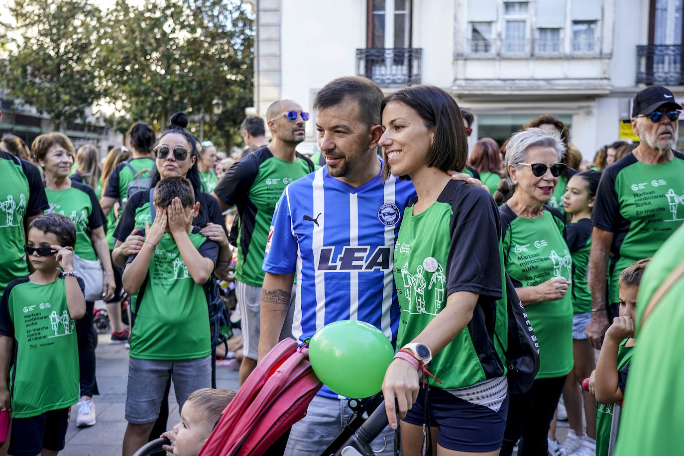 La marcha en Vitoria contra el cáncer, en imágenes