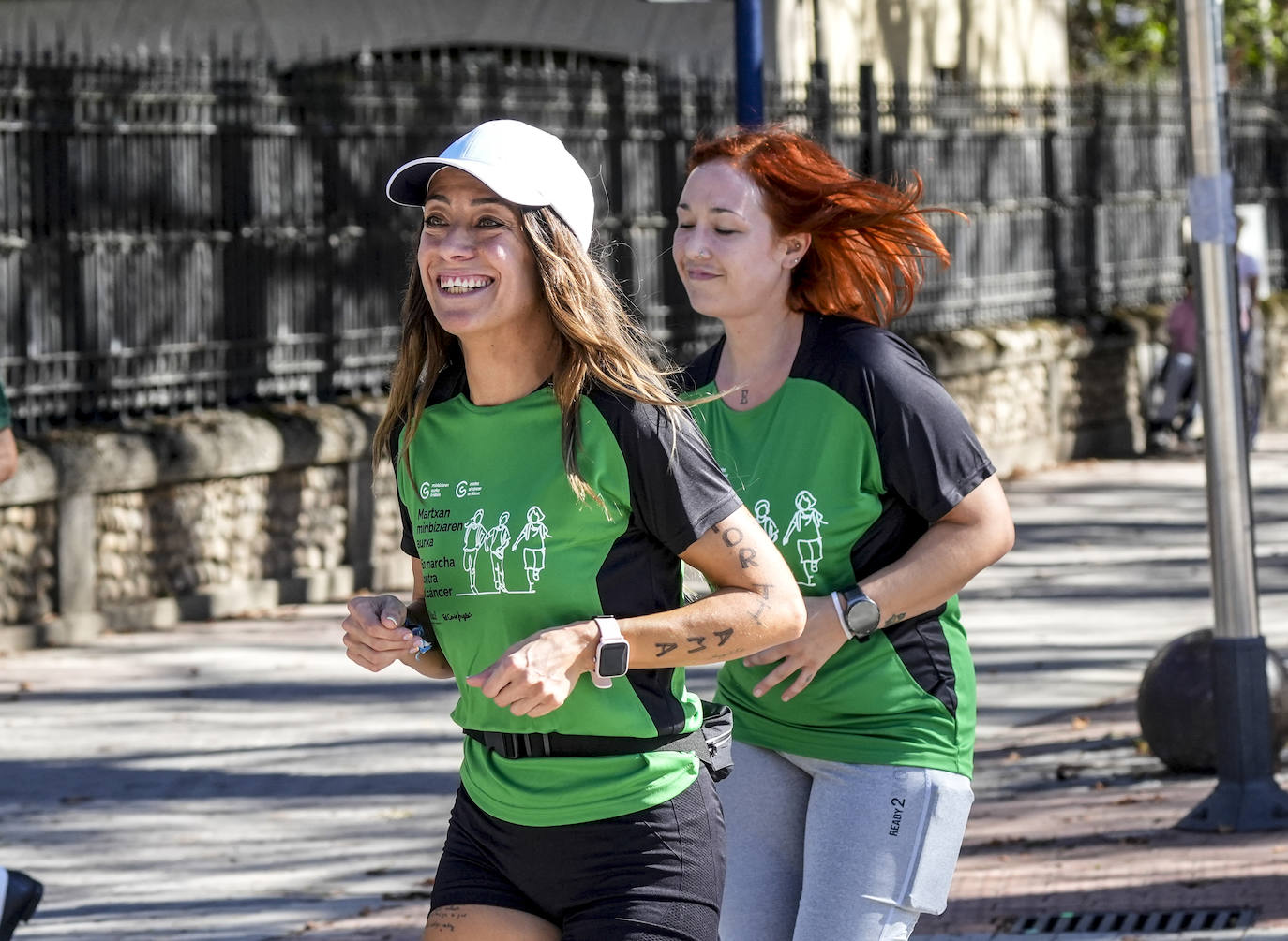 La marcha en Vitoria contra el cáncer, en imágenes