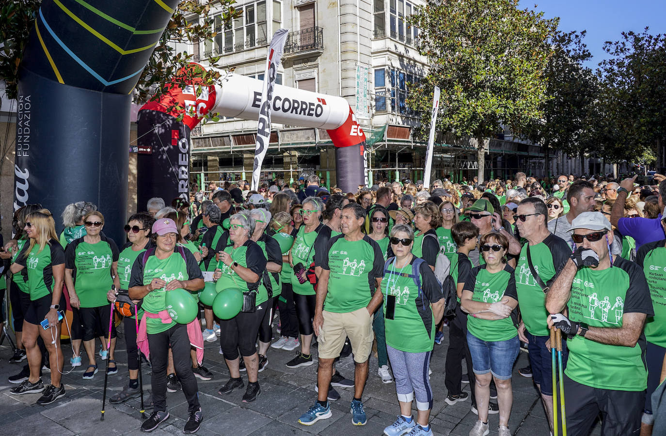 La marcha en Vitoria contra el cáncer, en imágenes