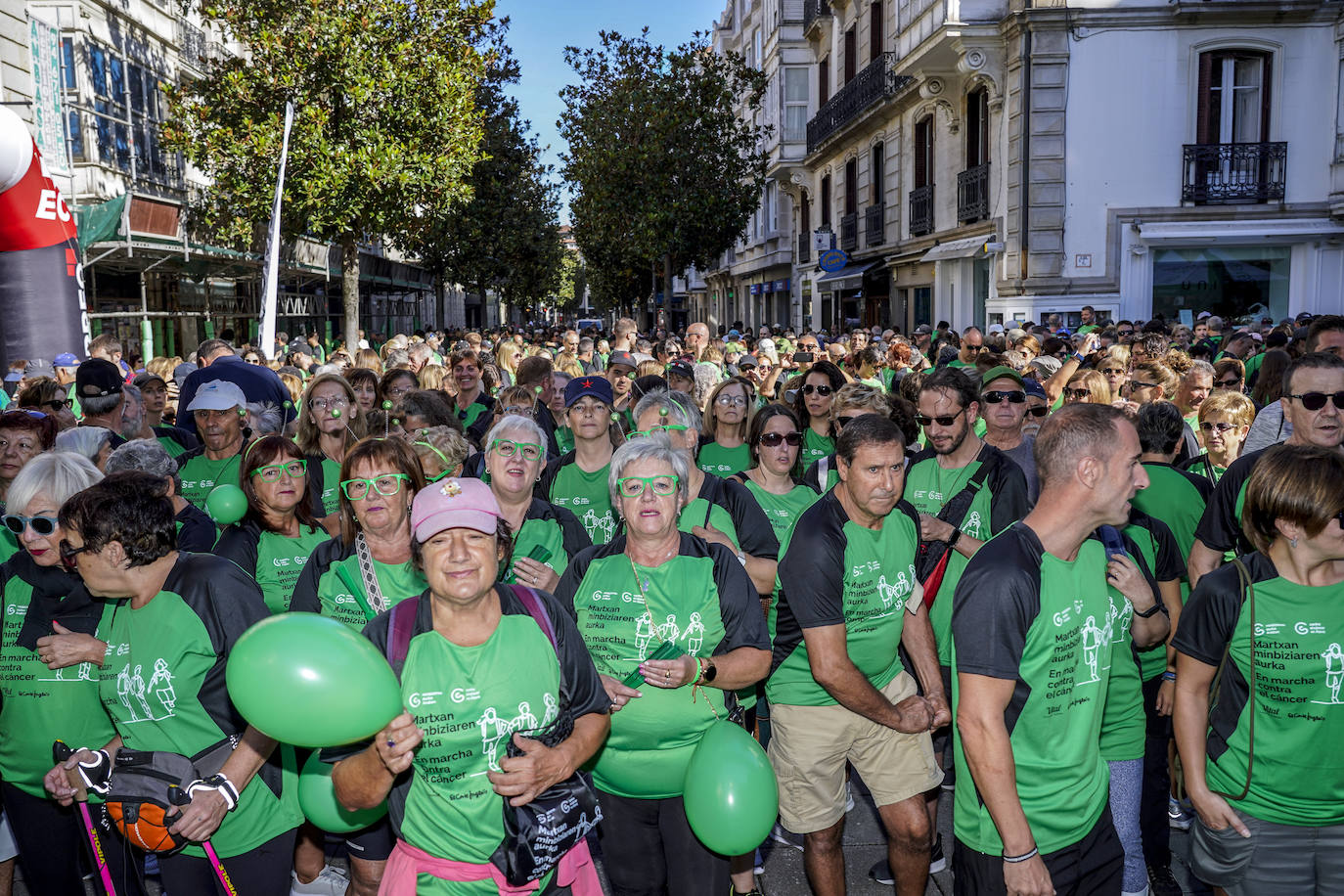 La marcha en Vitoria contra el cáncer, en imágenes