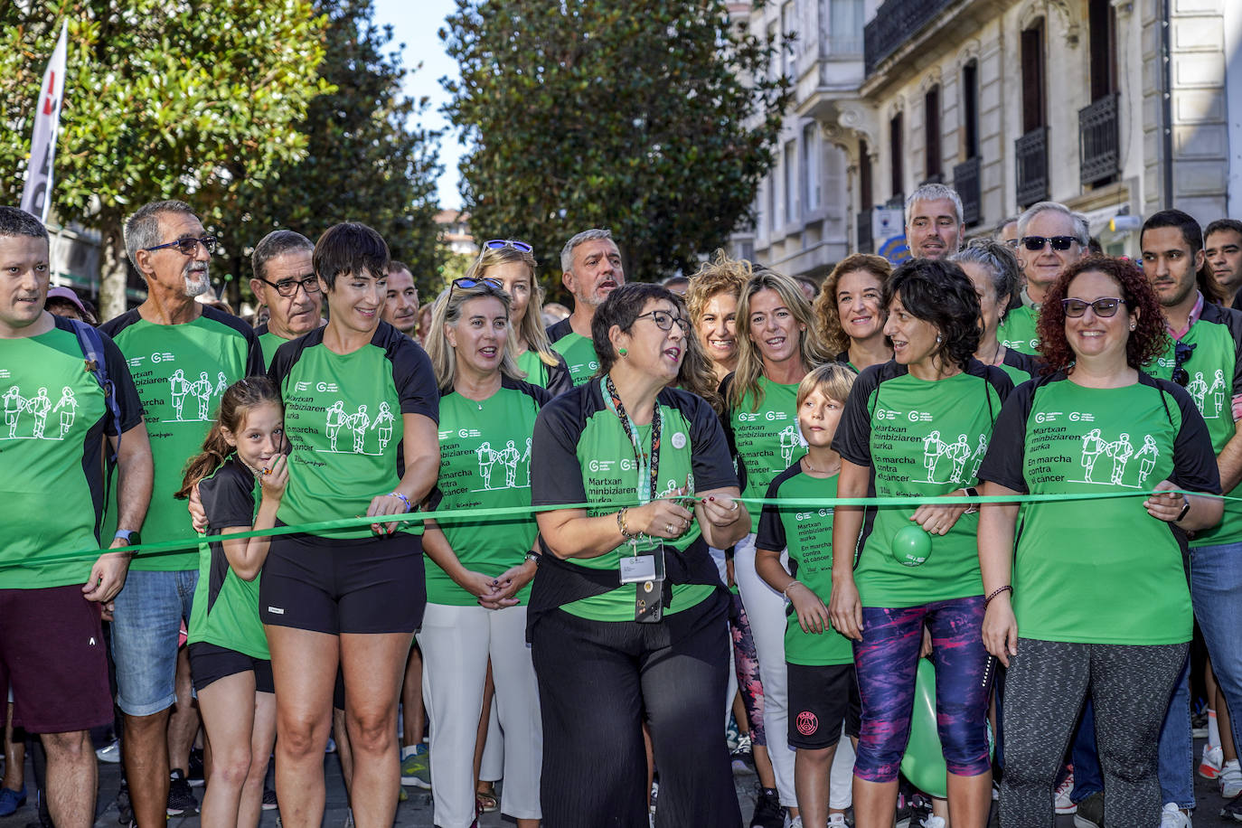 La marcha en Vitoria contra el cáncer, en imágenes