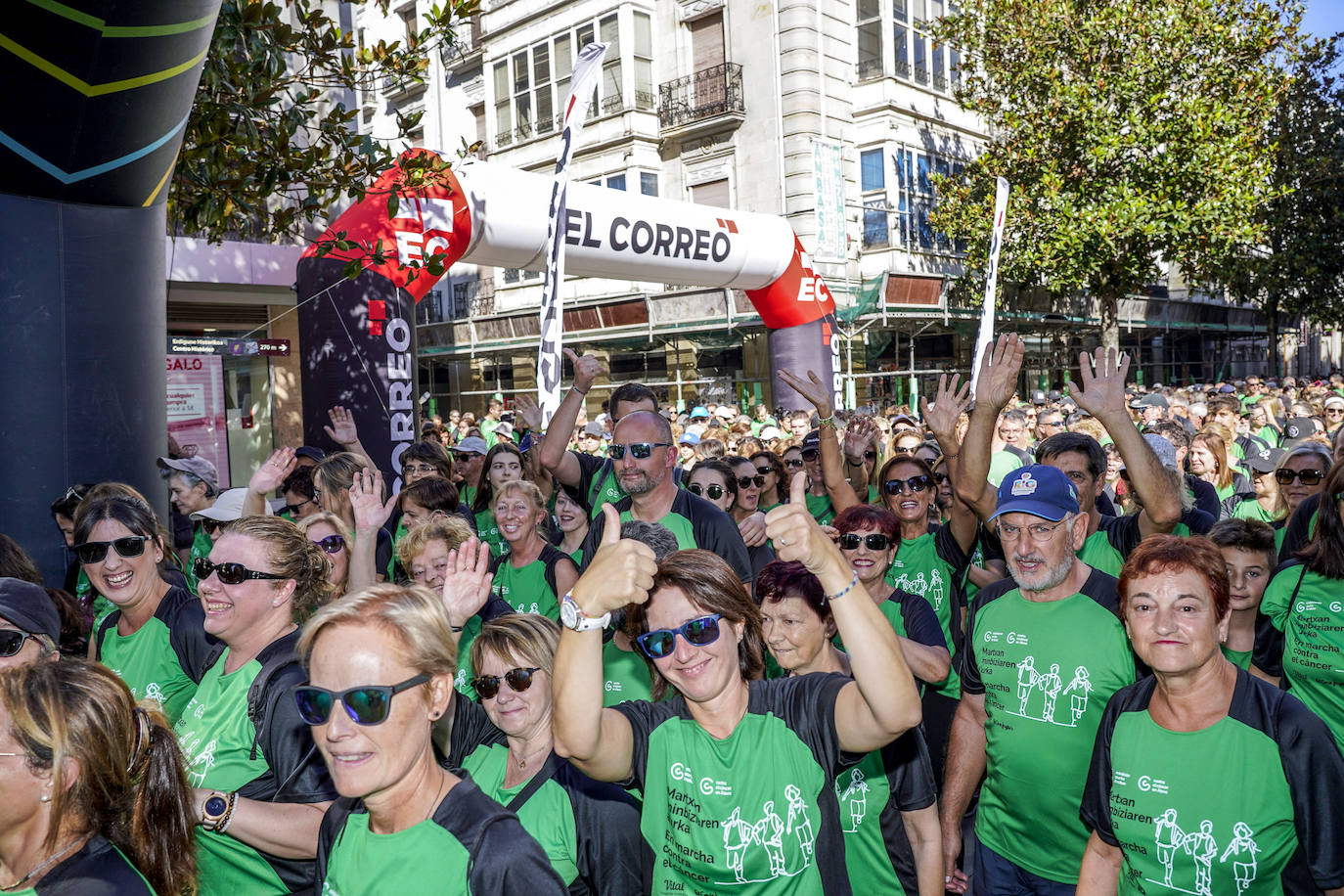 La marcha en Vitoria contra el cáncer, en imágenes