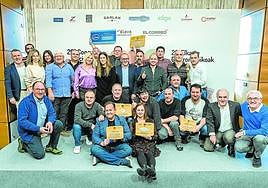 Foto de familia de los ganadores de la edición pasada.