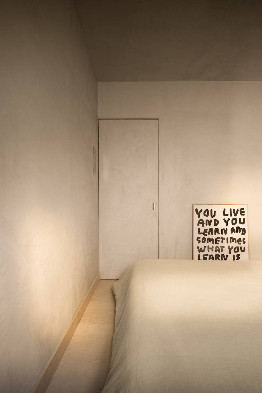 El piso de una pareja en Bilbao que parece del Soho neoyorquino