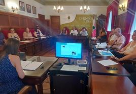 Momento de la última sesión plenaria del Ayuntamiento de Gernika, celebrada el pasado mes de julio.