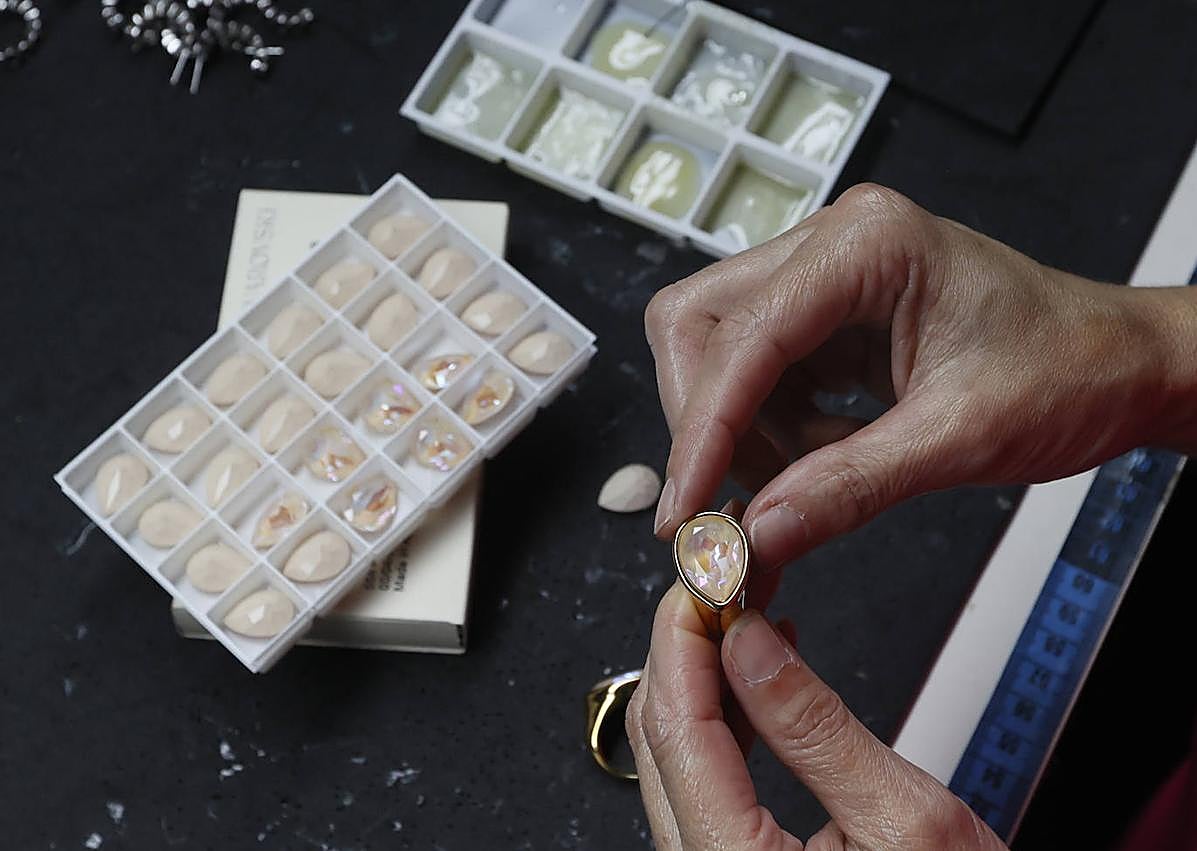 Imagen secundaria 1 - Proceso de ensamblaje de uno de los anillos de Vidda