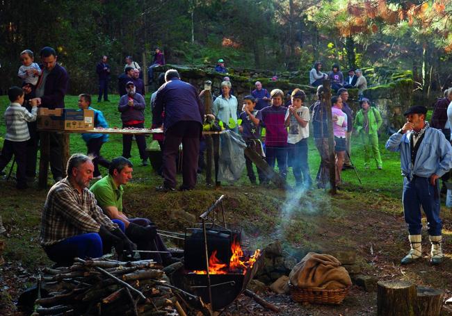 Imagen antigua de una fiesta tradicional en Orozko.