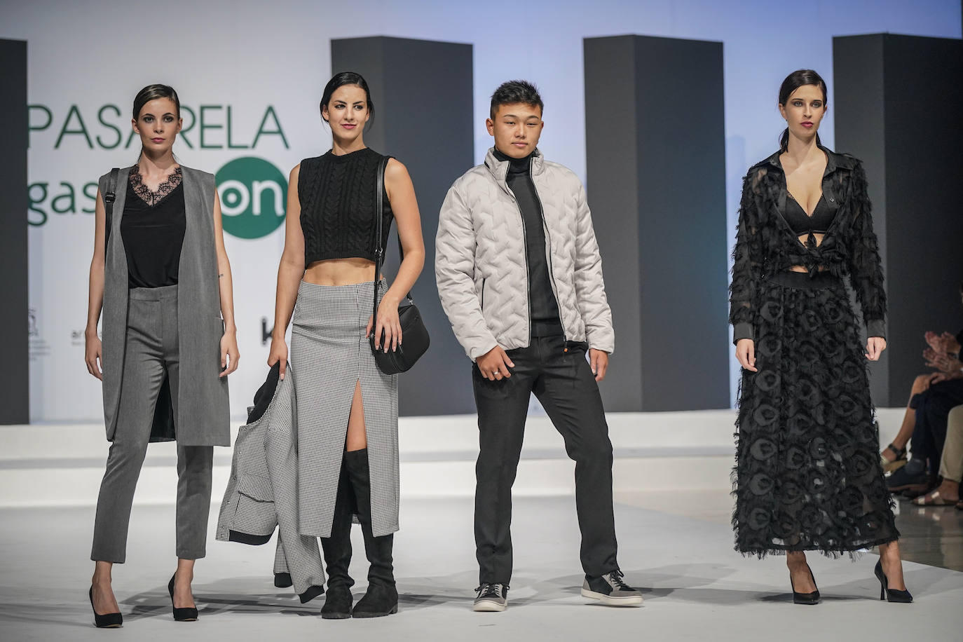 El negro y una amplia variedad de tonos grises estuvieron muy presentes en las propuestas que se presentaron el miércoles sobre la pasarela de Gasteiz On.