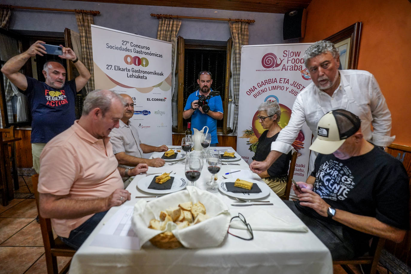 La cena en la sociedad gastronómica Kakiturri, en imágenes