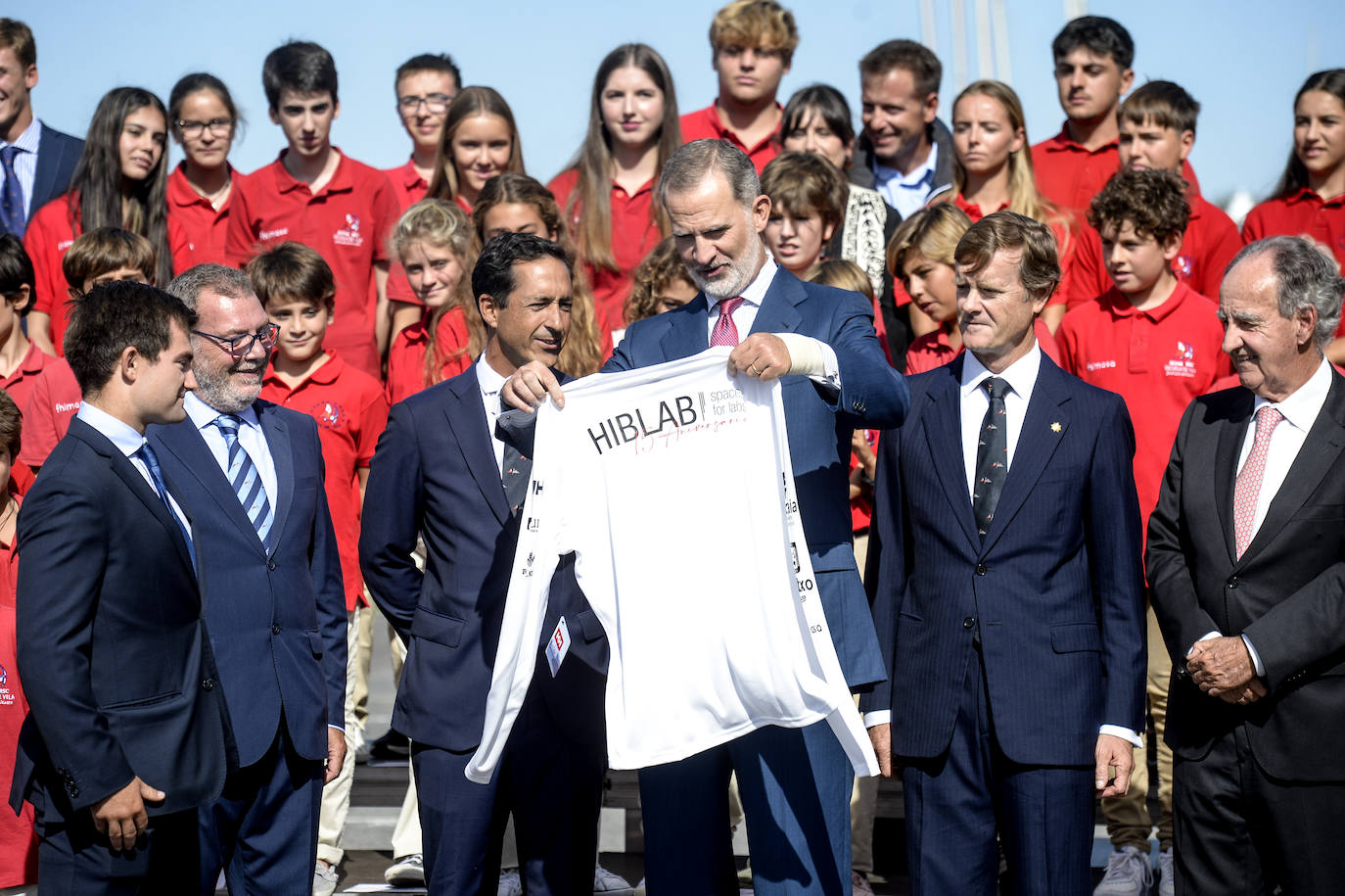 La visita del rey Felipe VI al Marítimo del Abra, en imágenes