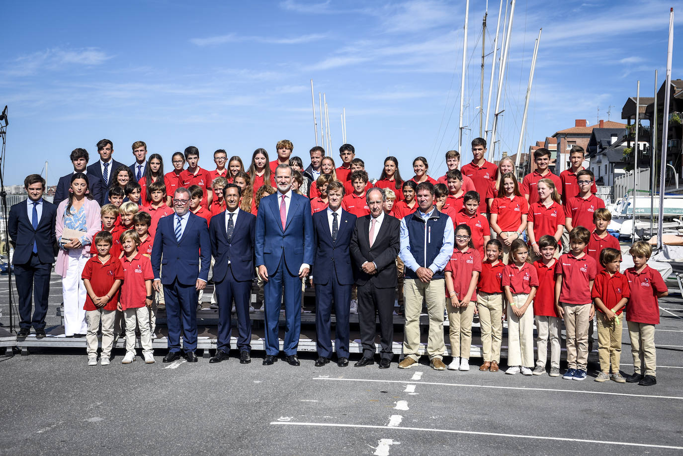 La visita del rey Felipe VI al Marítimo del Abra, en imágenes