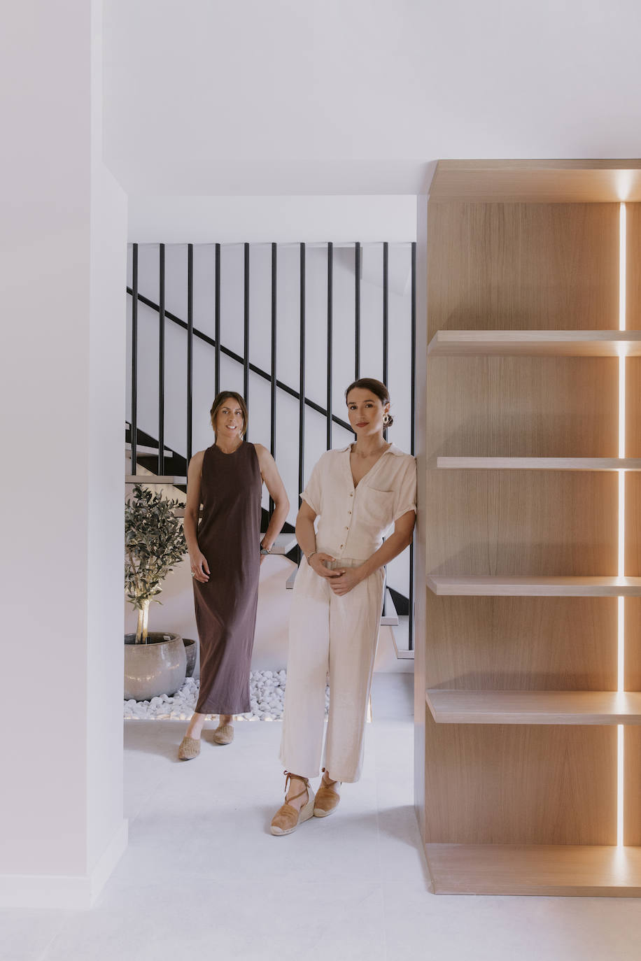 El piso de una familia numerosa en Bilbao que juega con el sol