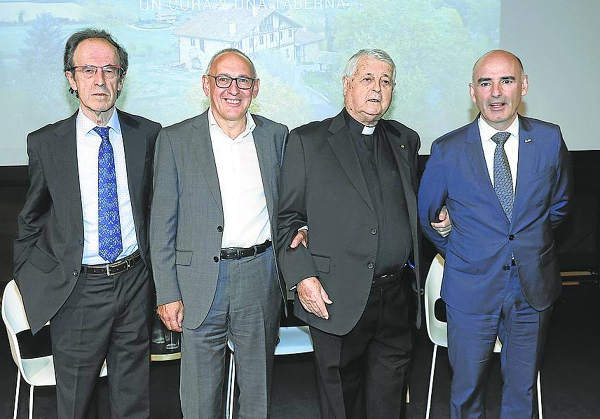 Mikel Urretabizkaia, Ramiro González, Luis de Lezama y Andoni Aldekoa.