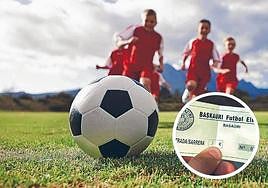 Varios niños ajenos a la información corren a por un balón, en el transcurso de un entrenamiento. En pequeño, imagen de una de las entradas que el Baskauri cobró.