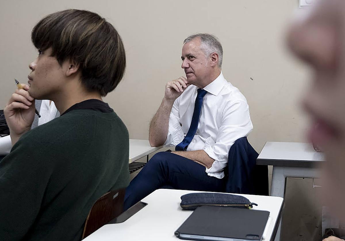 Iñigo Urkullu ha asistido este jueves a una clase de euskera en la Tokyo University of Foreign Studies.