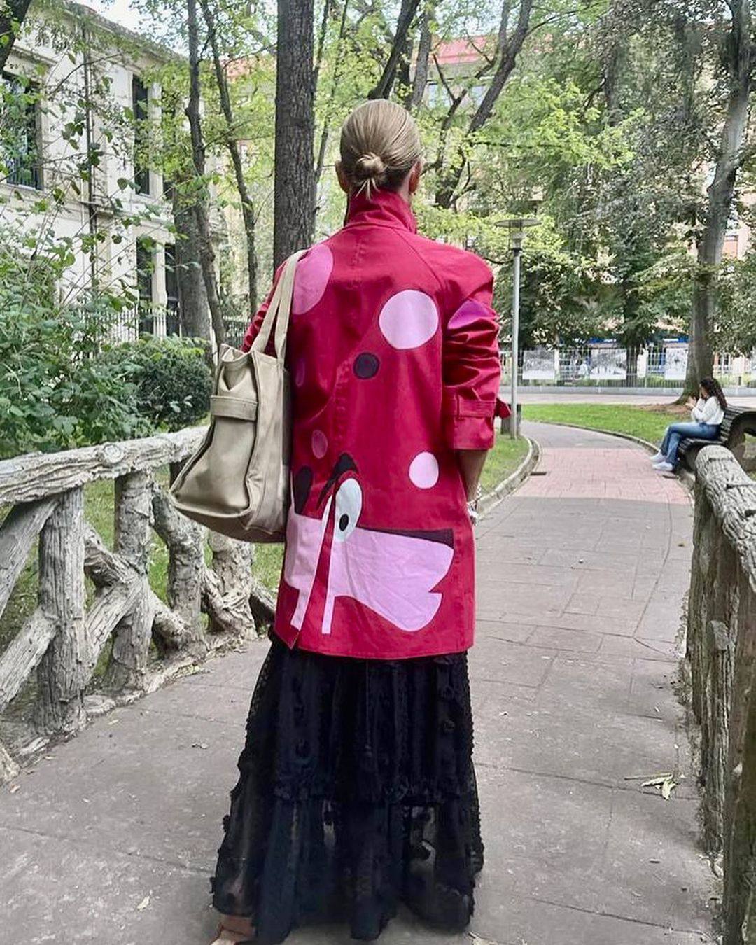 De Vitoria al mundo: las gabardinas &#039;vintage&#039; pintadas a mano que triunfan