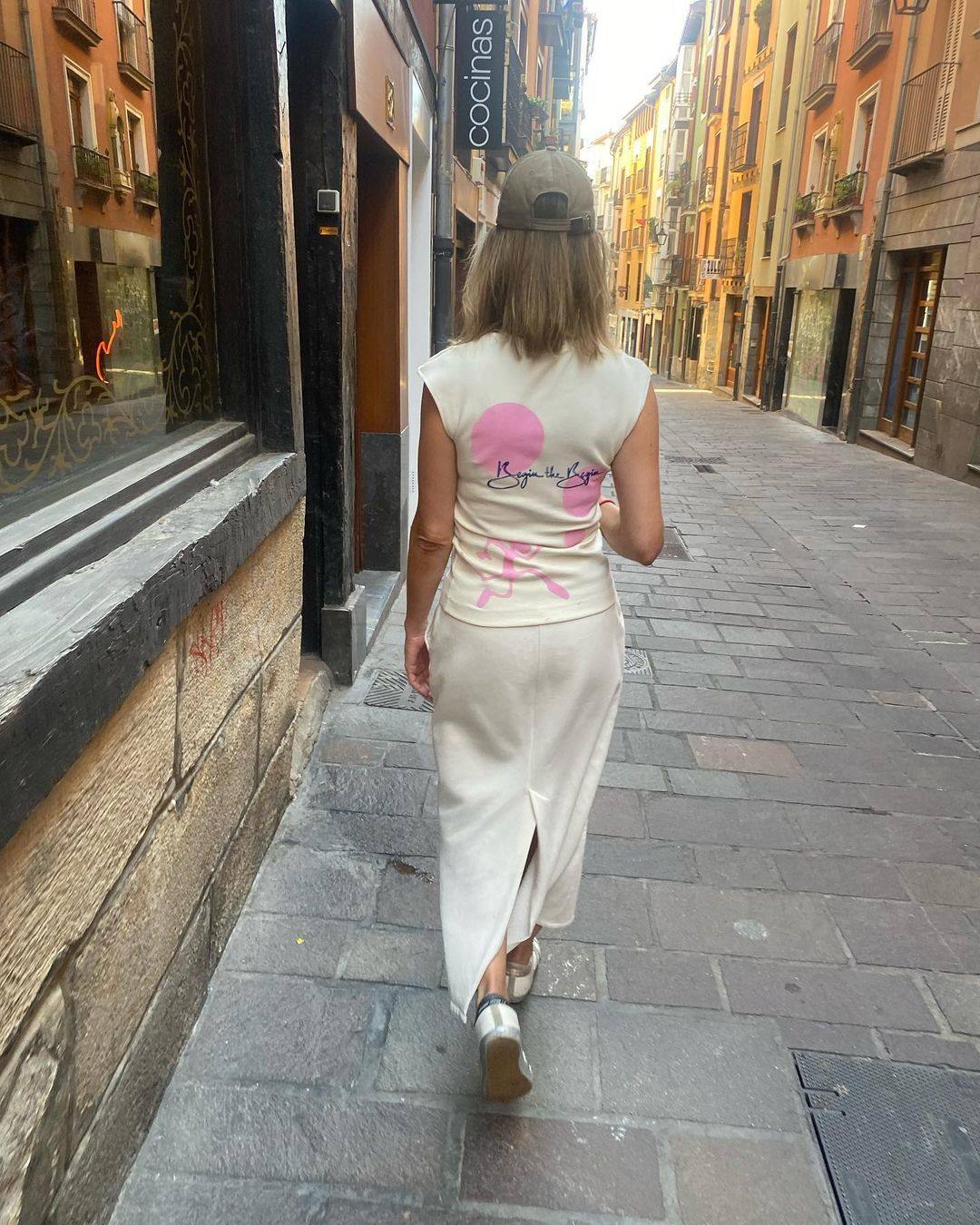 De Vitoria al mundo: las gabardinas &#039;vintage&#039; pintadas a mano que triunfan