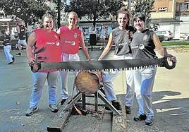 Haizea Marijuan, Olaia Niño, Maite Elguezabal y Naroa Martínez minutos antes de su primera exhibición en Barakaldo.