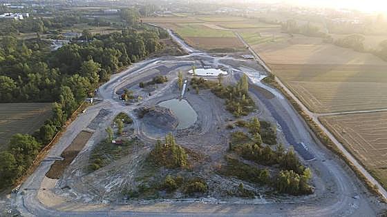 El nuevo gran parque del sur de Vitoria empieza a tomar forma con la balsa que evitará inundaciones