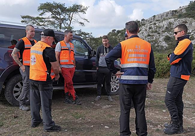 El operativo ha contado con recursos de Protección Civil de Valdegovía.