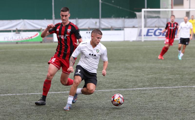 Vieites, del Gernika, fue uno de los jugadores más activos en Urbieta.