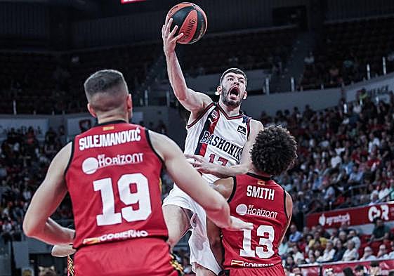 Rogkavopoulos se fue al descanso con -7 de valoración.